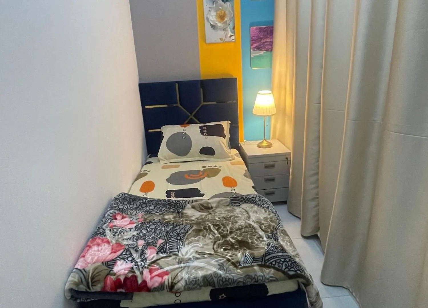 Elite Space Partition Room In Dubai Very Near Union And Banyas Metro - Creek - Gold Souq
